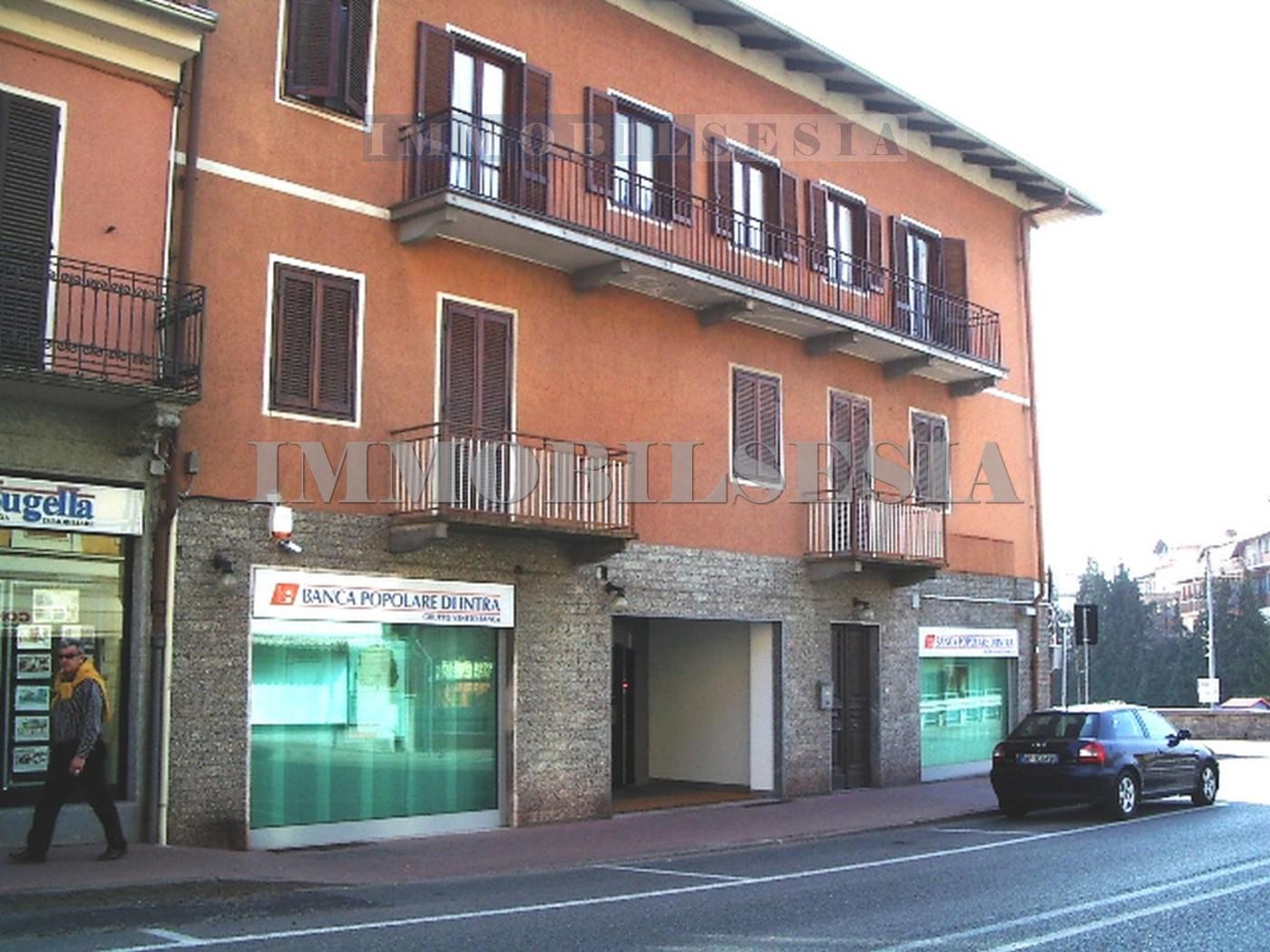 Locale commerciale in affitto a Cossato