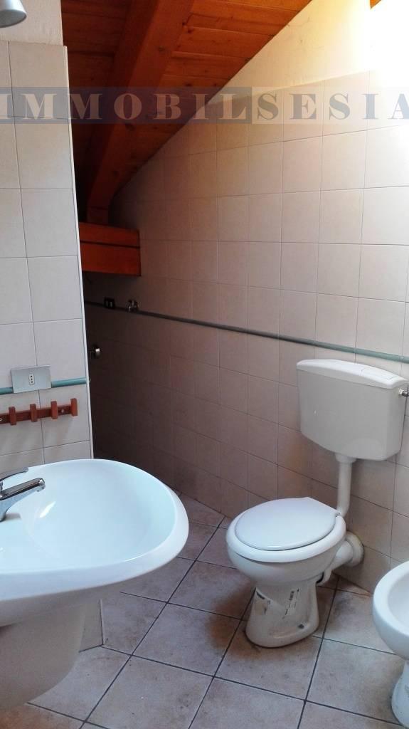 Locale commerciale ristrutturata a Borgosesia