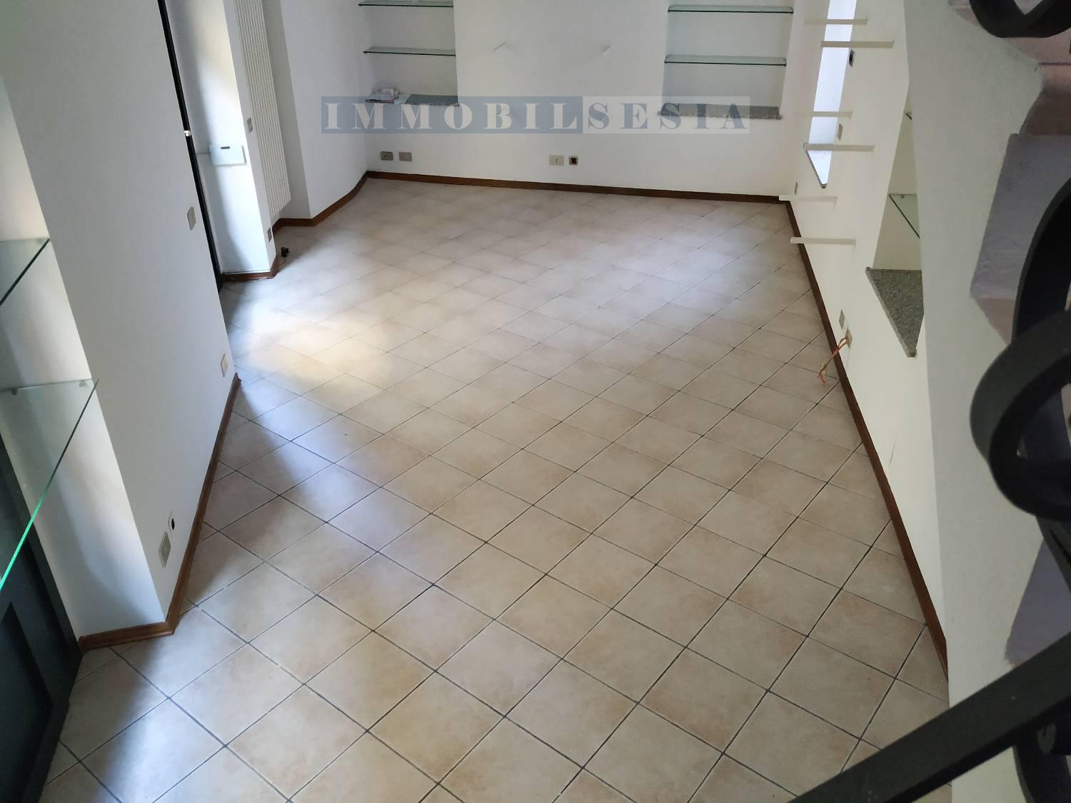 Locale commerciale ristrutturata a Borgosesia