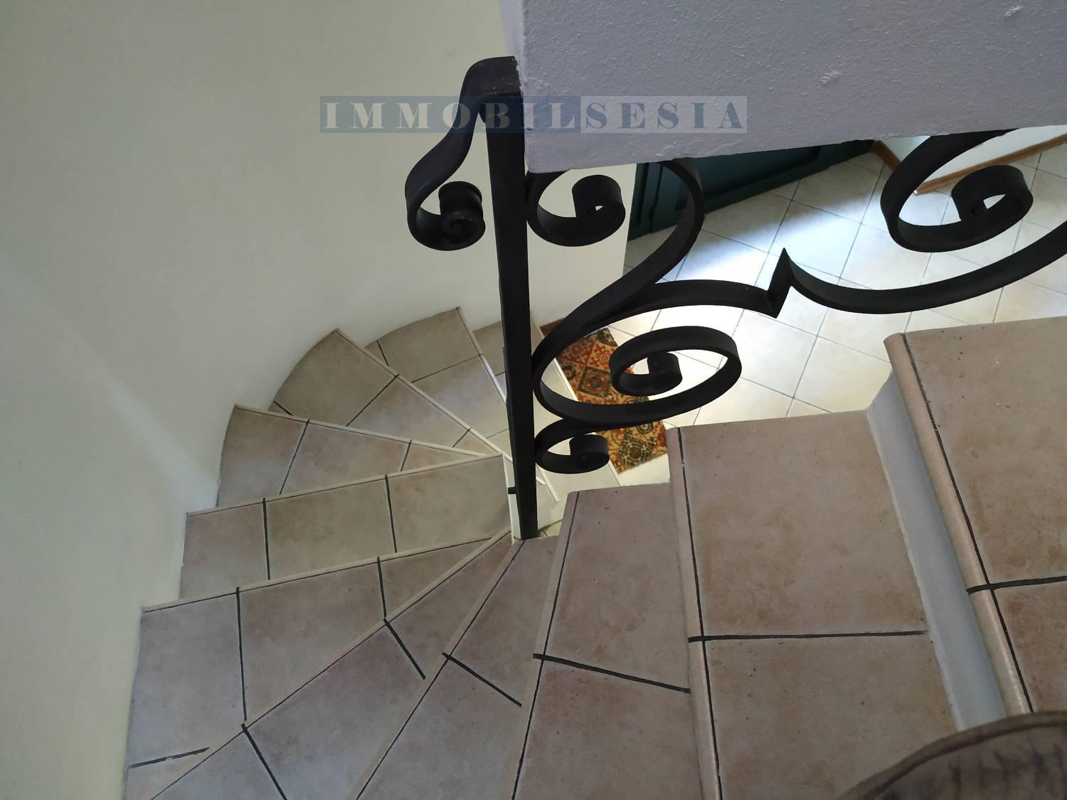 Locale commerciale ristrutturata a Borgosesia