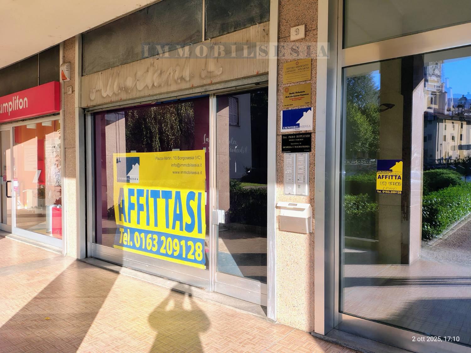 Negozio in vendita a Borgosesia