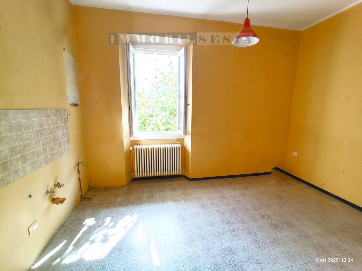 Casa indipendente con giardino a Serravalle Sesia