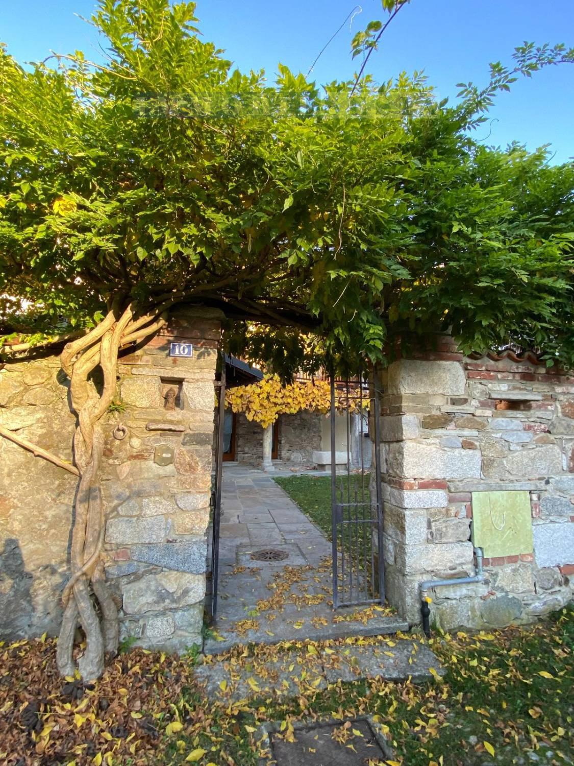 Casa indipendente con giardino a Quarona