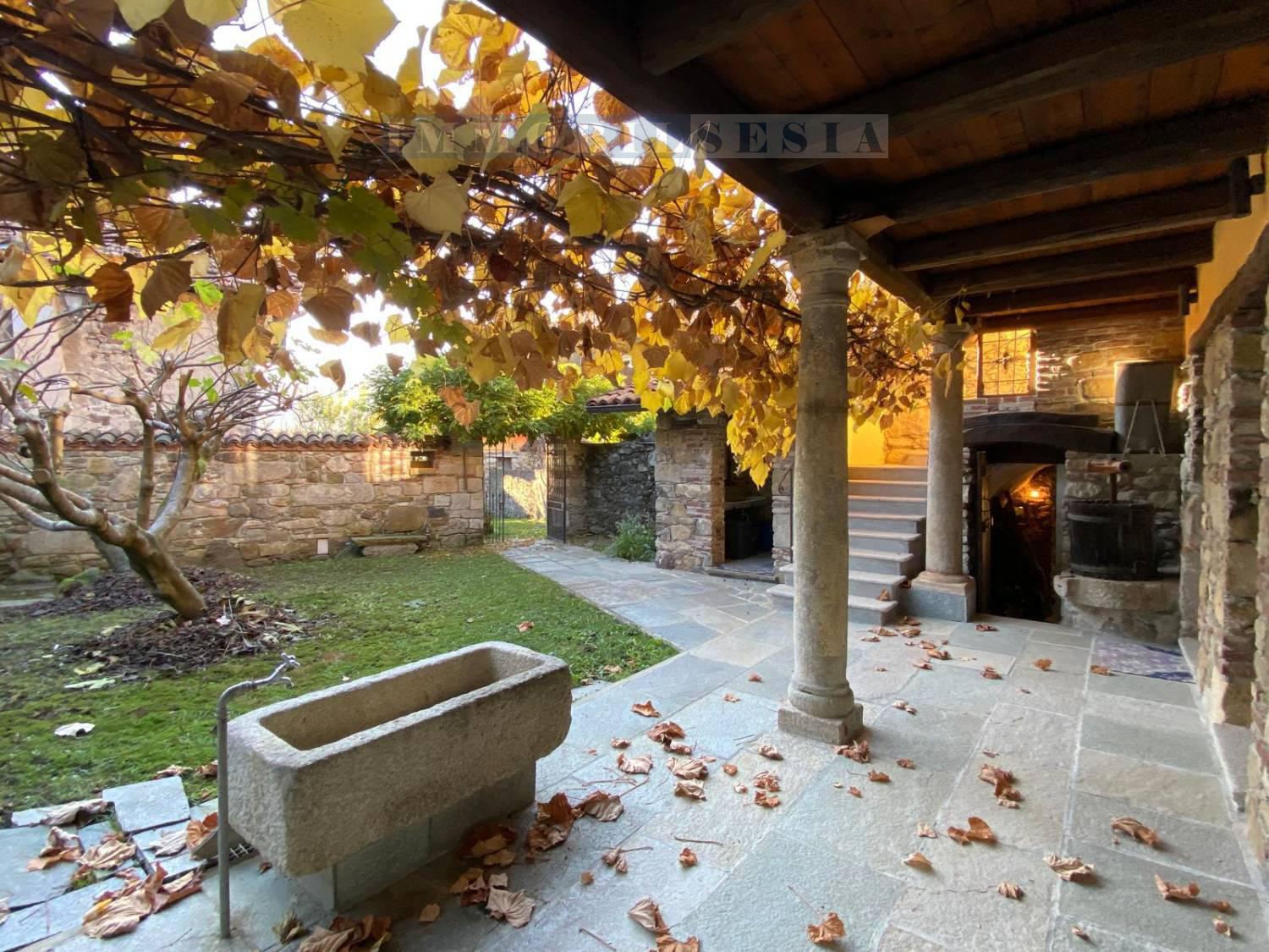 Casa indipendente con giardino a Quarona