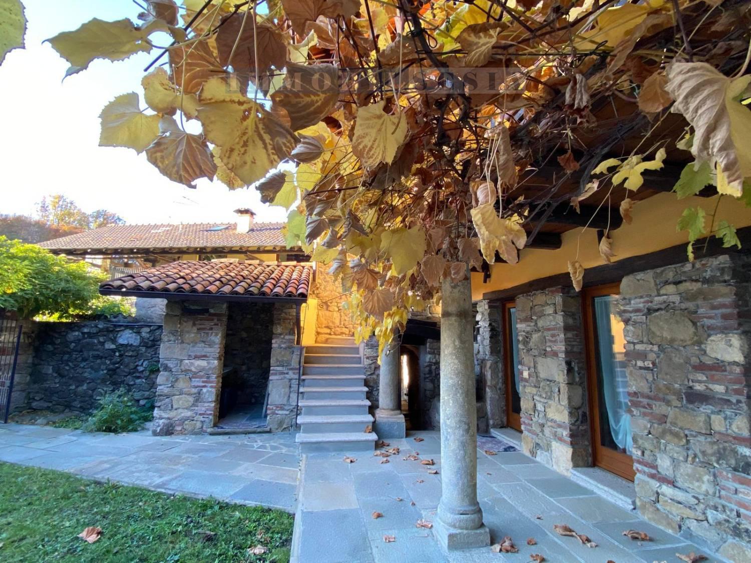 Casa indipendente con giardino a Quarona