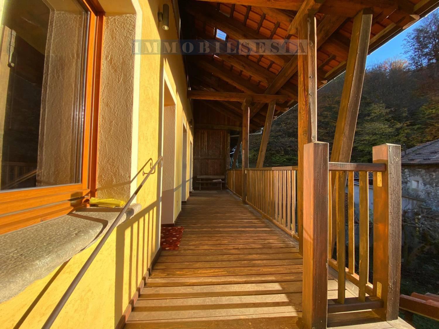 Casa indipendente con giardino a Quarona