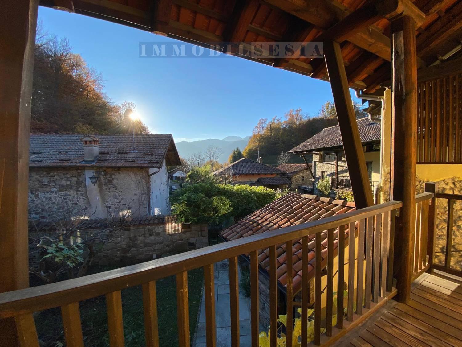 Casa indipendente con giardino a Quarona