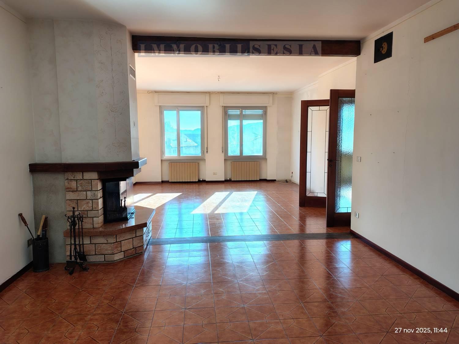 Villa con giardino a Borgosesia