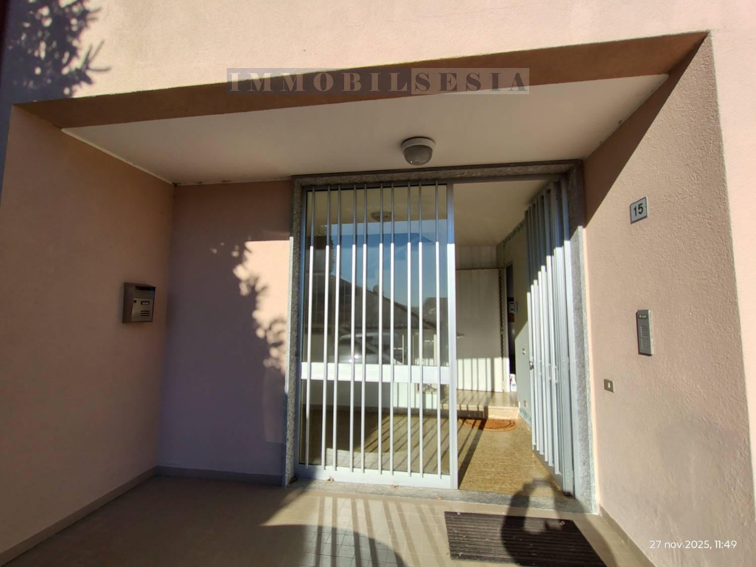 Villa con giardino a Borgosesia