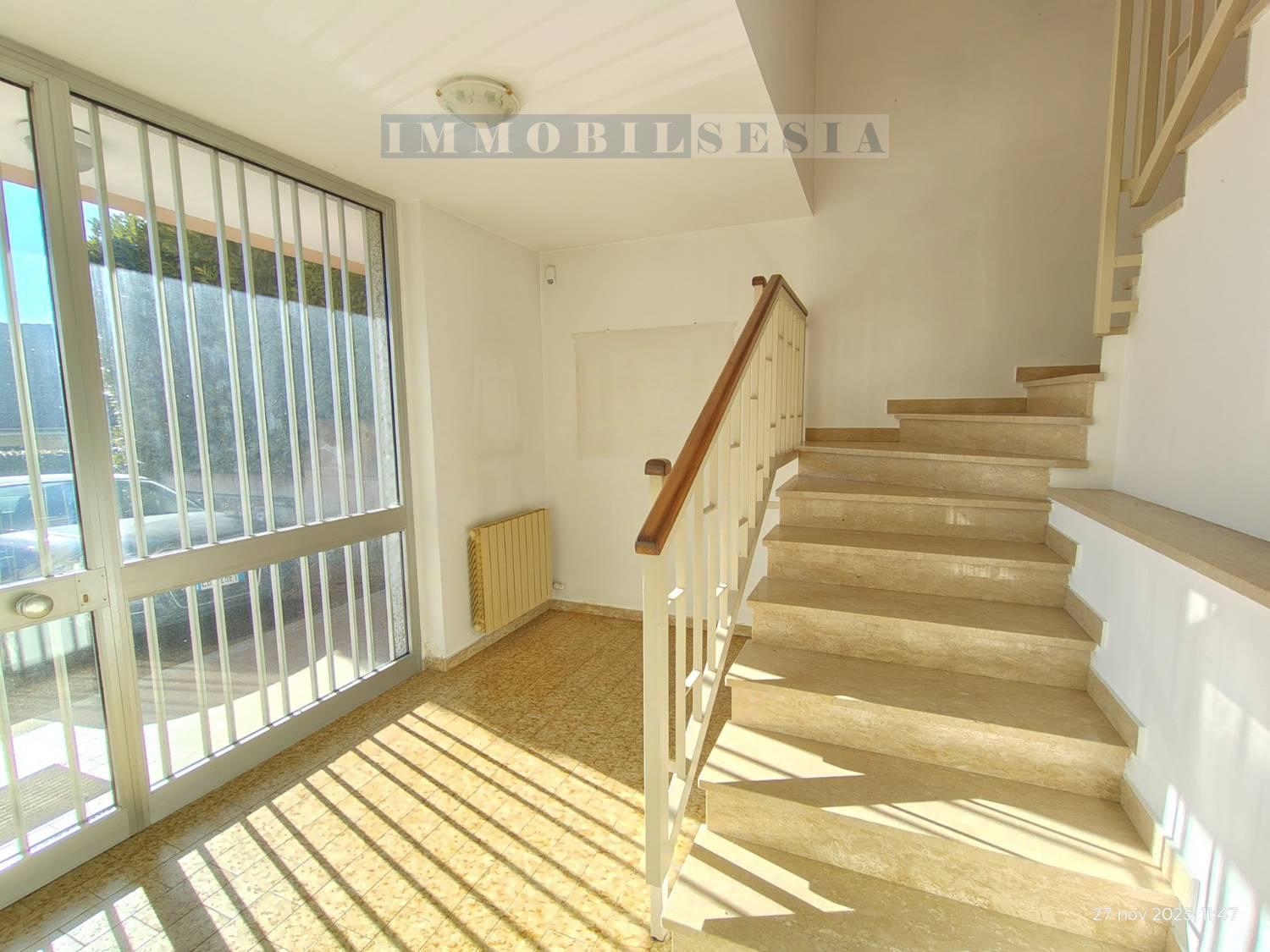 Villa con giardino a Borgosesia