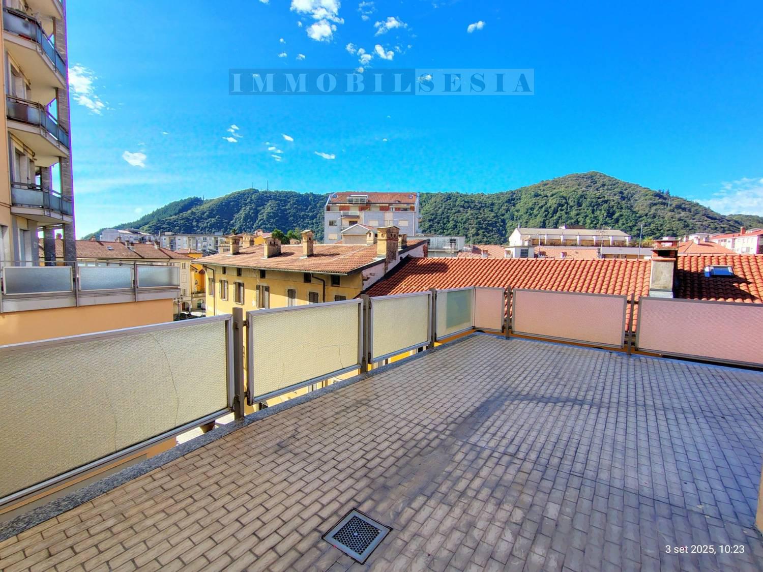 Appartamento arredato in affitto a Borgosesia