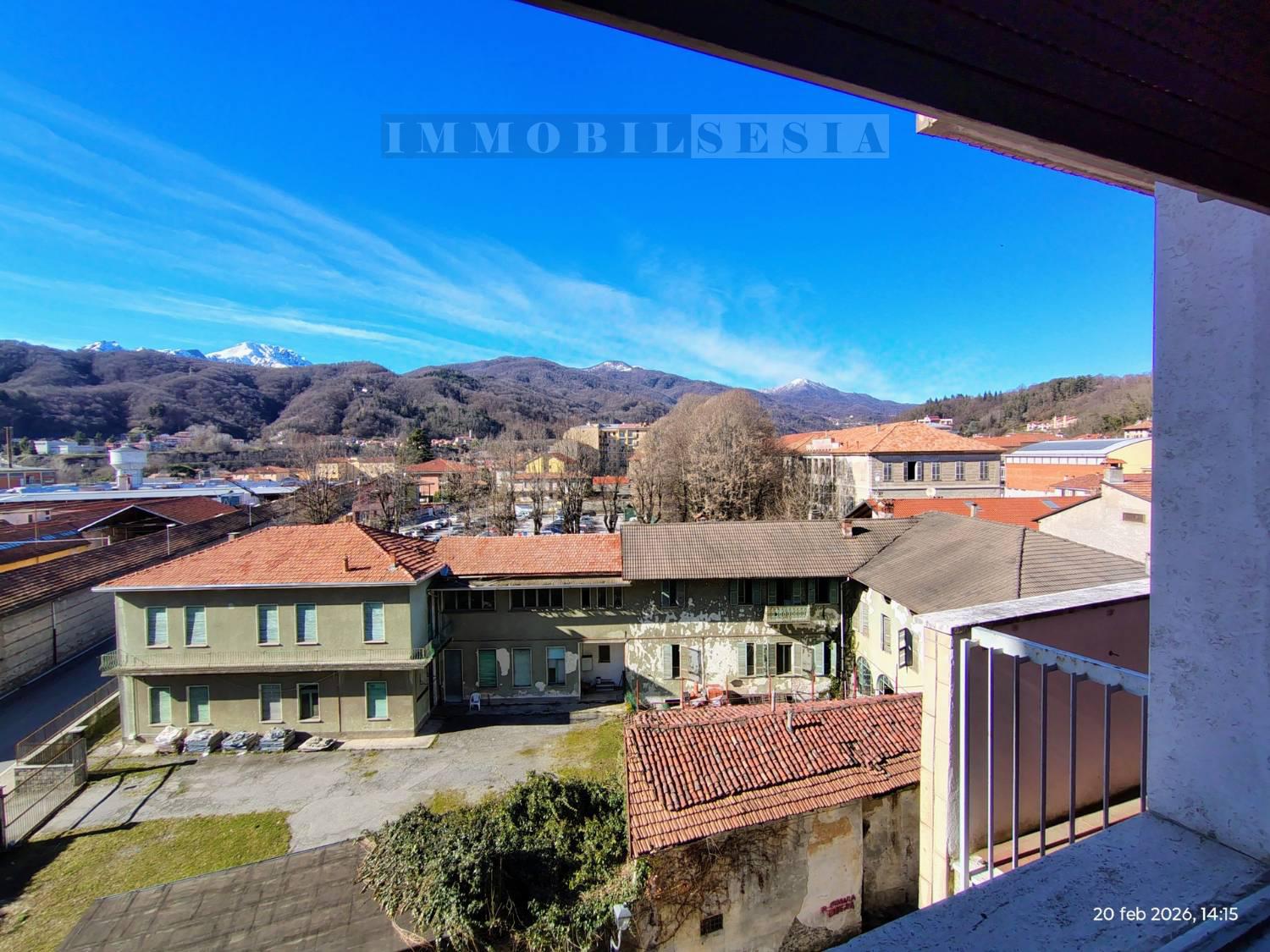 Trilocale da ristrutturare a Borgosesia