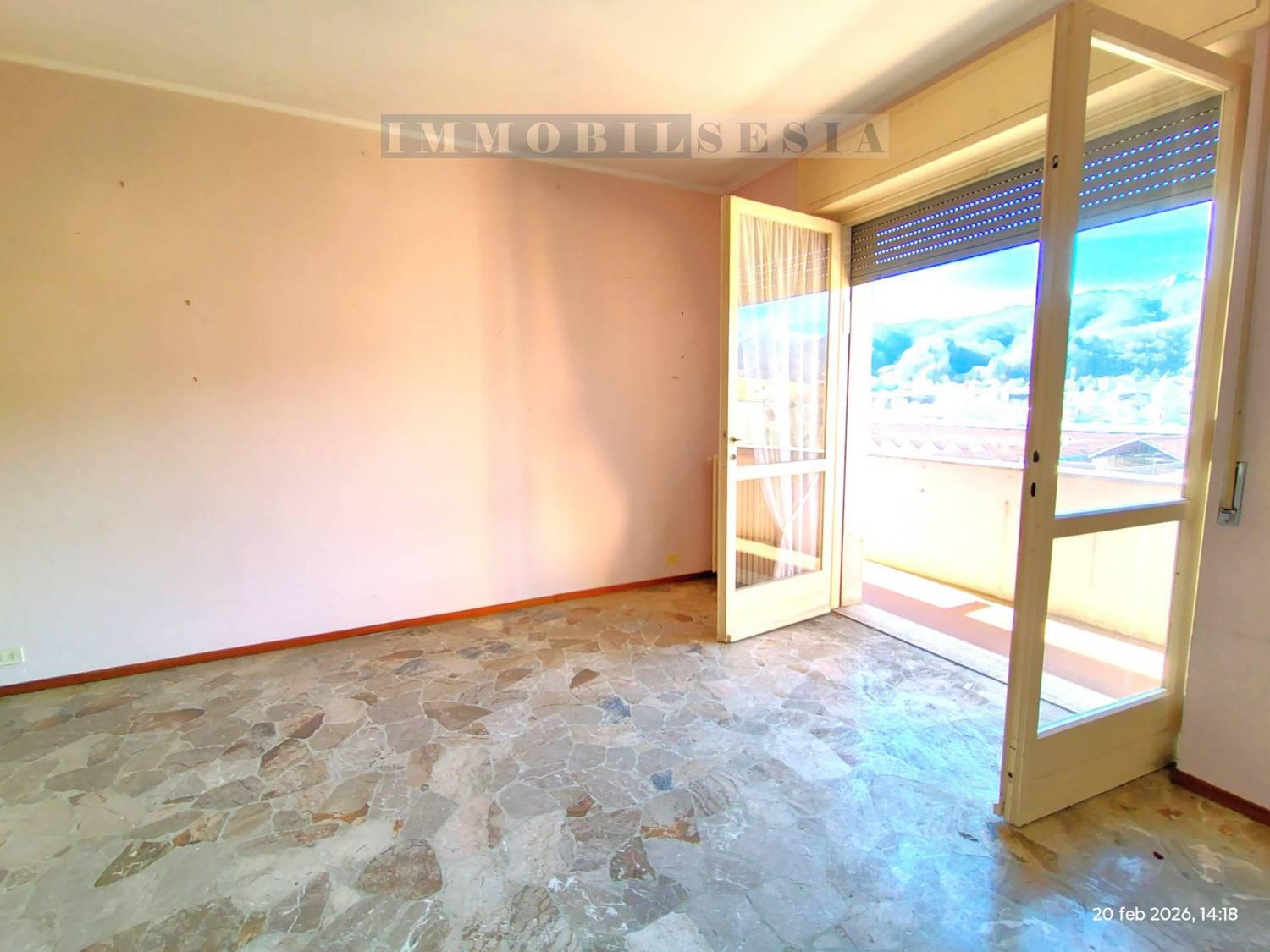 Trilocale da ristrutturare a Borgosesia