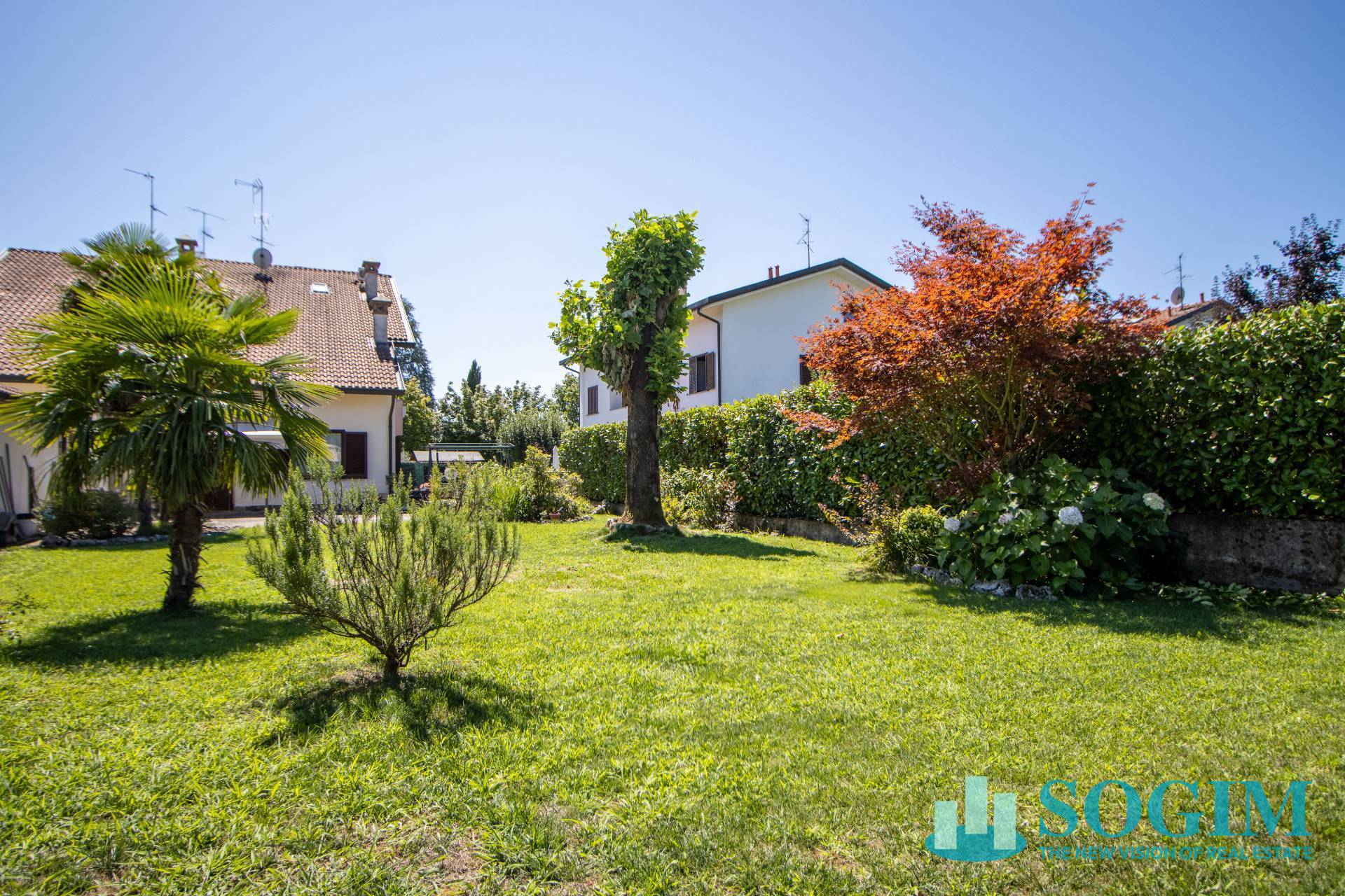 Villa bifamiliare in vendita a Biassono