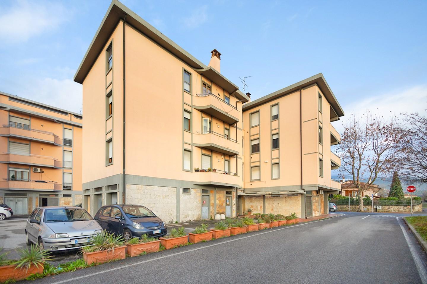 Appartamento in vendita a Cascina