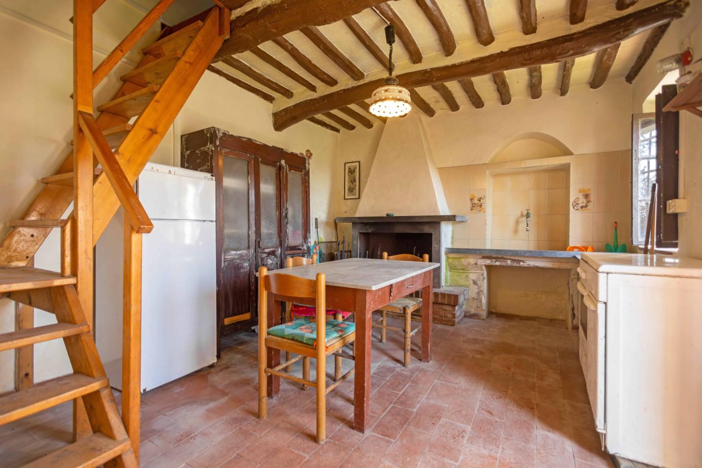 Rustico con giardino, Buti cascine