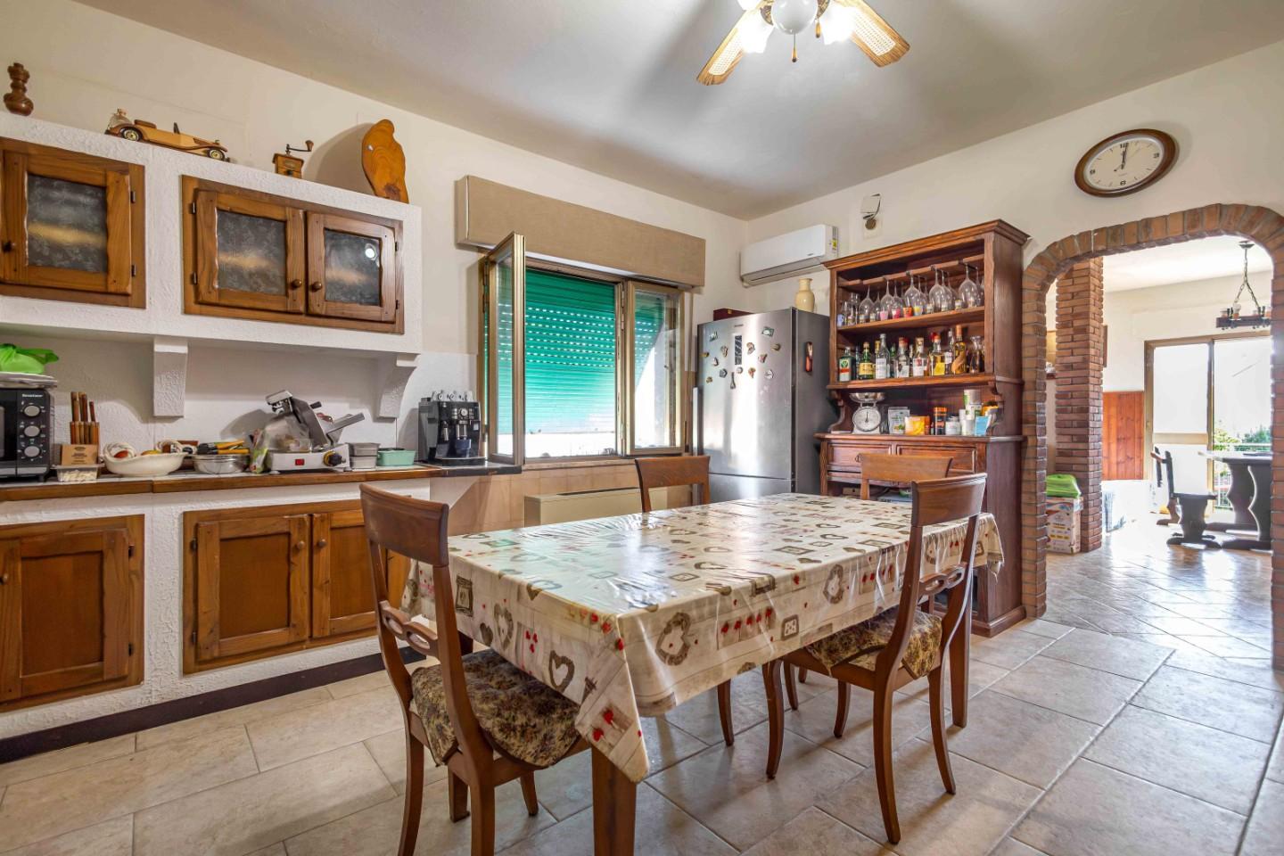Villa con giardino, Castagneto Carducci donoratico
