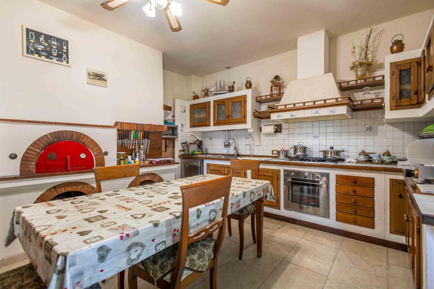 Villa con giardino, Castagneto Carducci donoratico