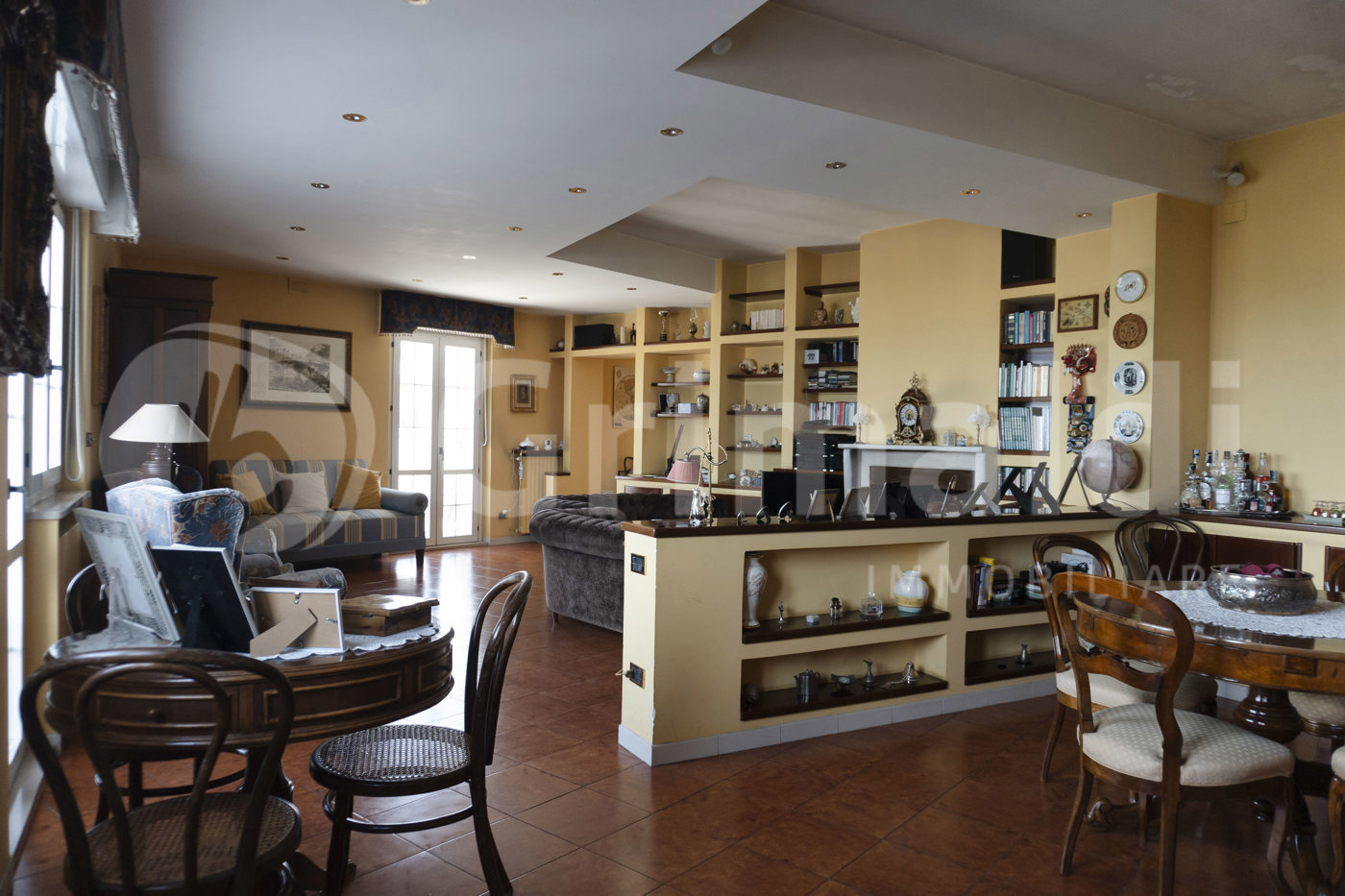 Attico con box a Trani