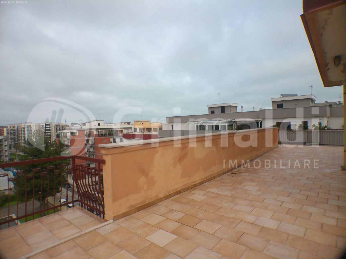 Attico con box a Trani