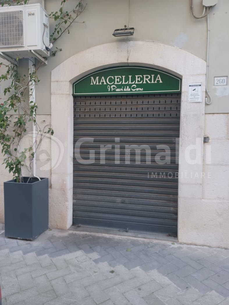 Negozio in vendita a Trani