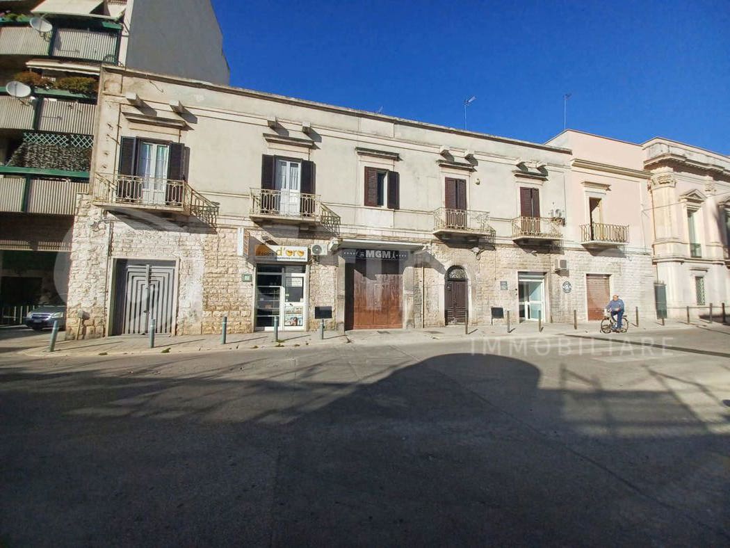 Negozio in vendita a Trani