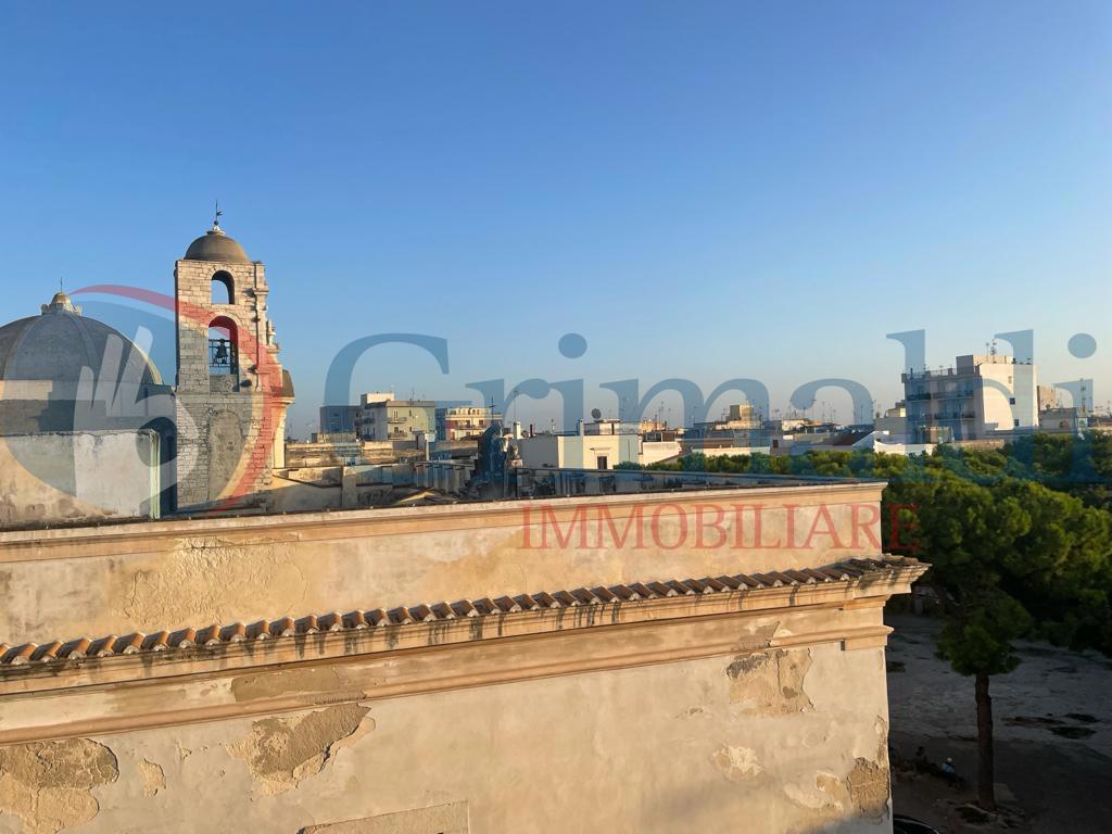 Stabile/Palazzo in vendita a Trani