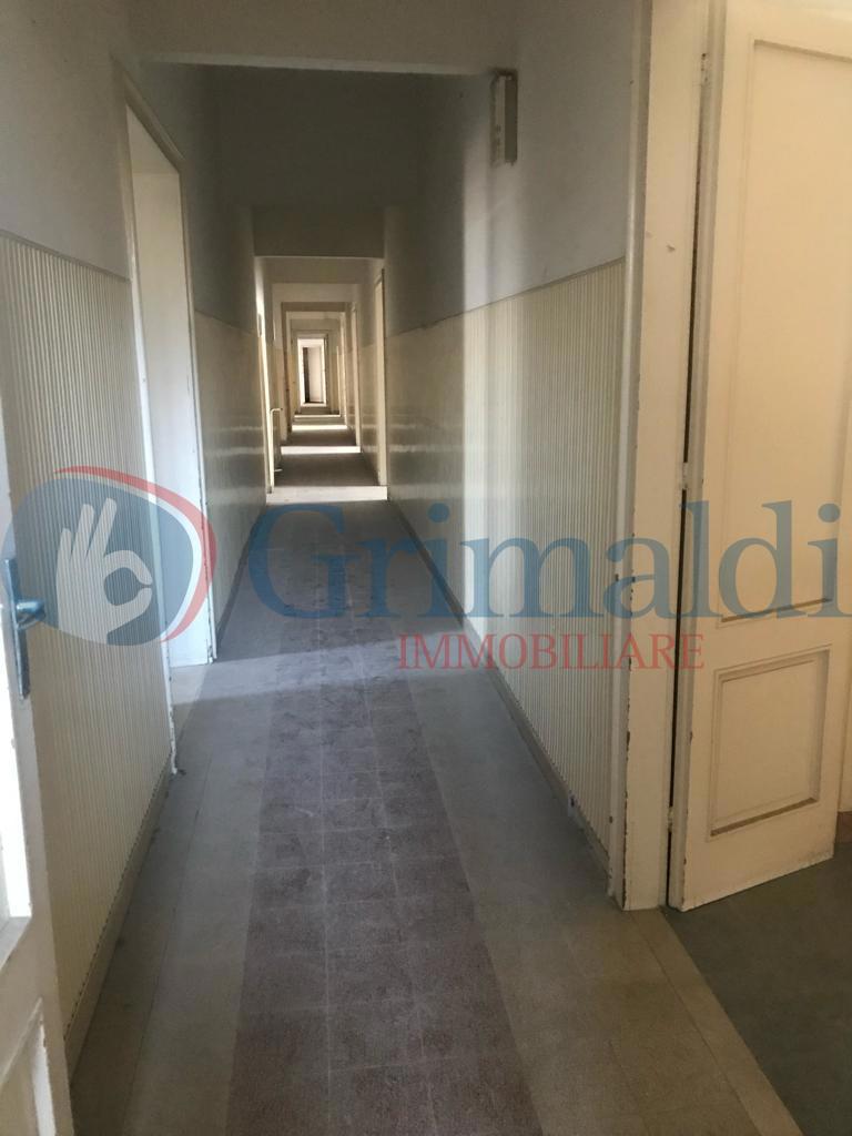 Stabile/Palazzo in vendita a Trani
