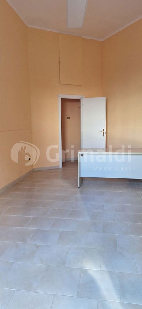 Negozio in affitto a Trani