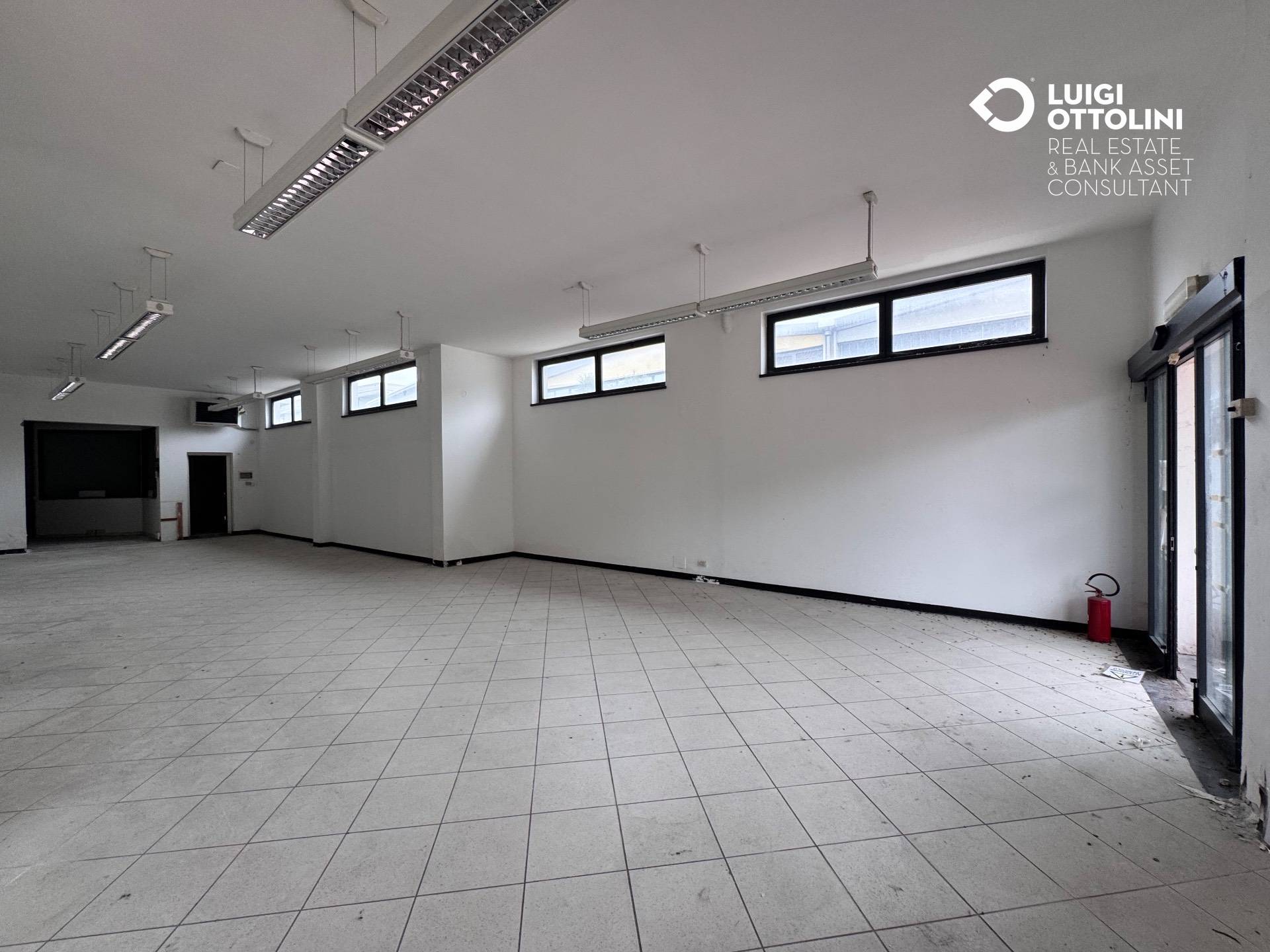 Capannone in vendita a Medolago