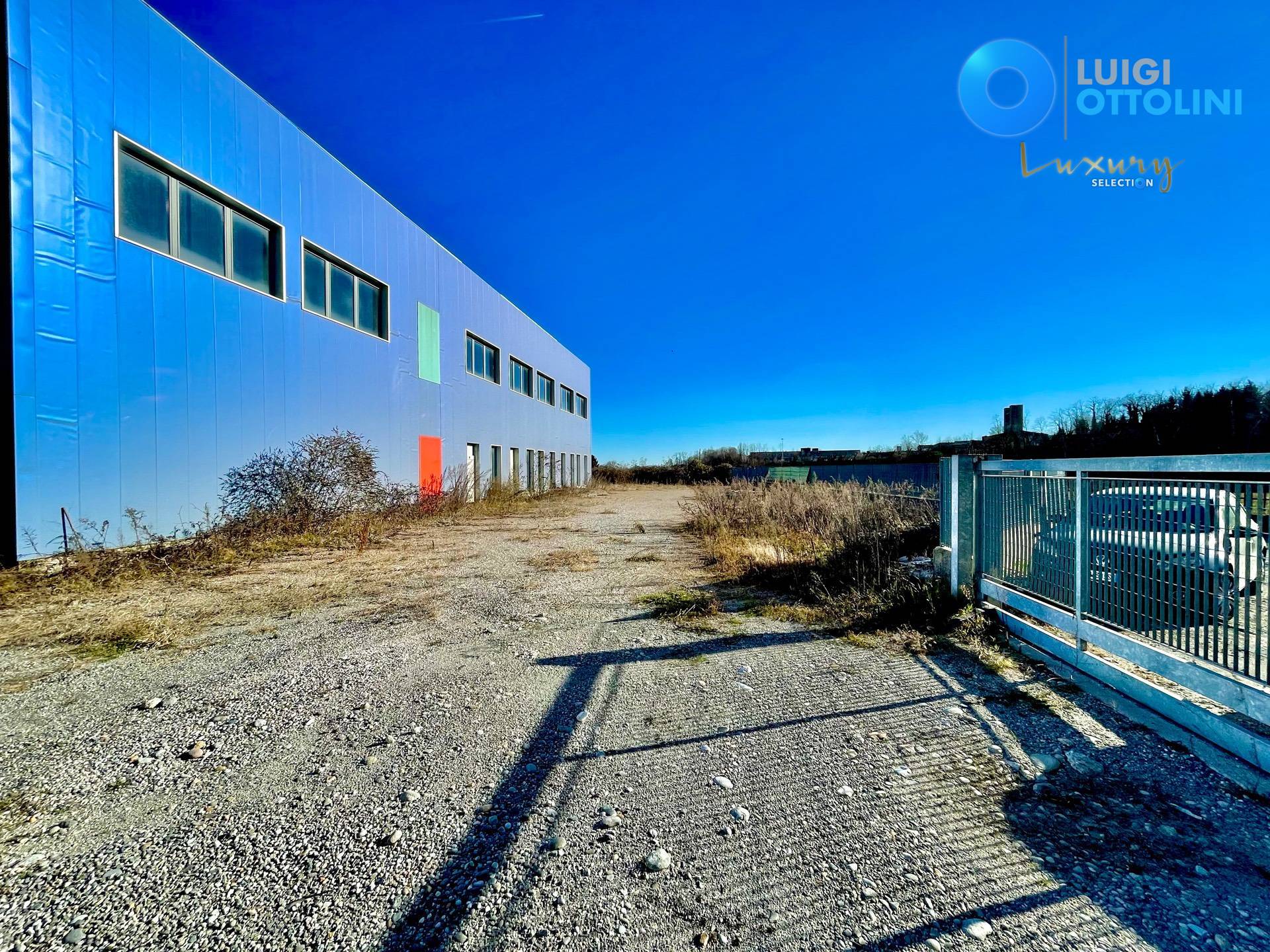 Capannone in vendita a Medolago