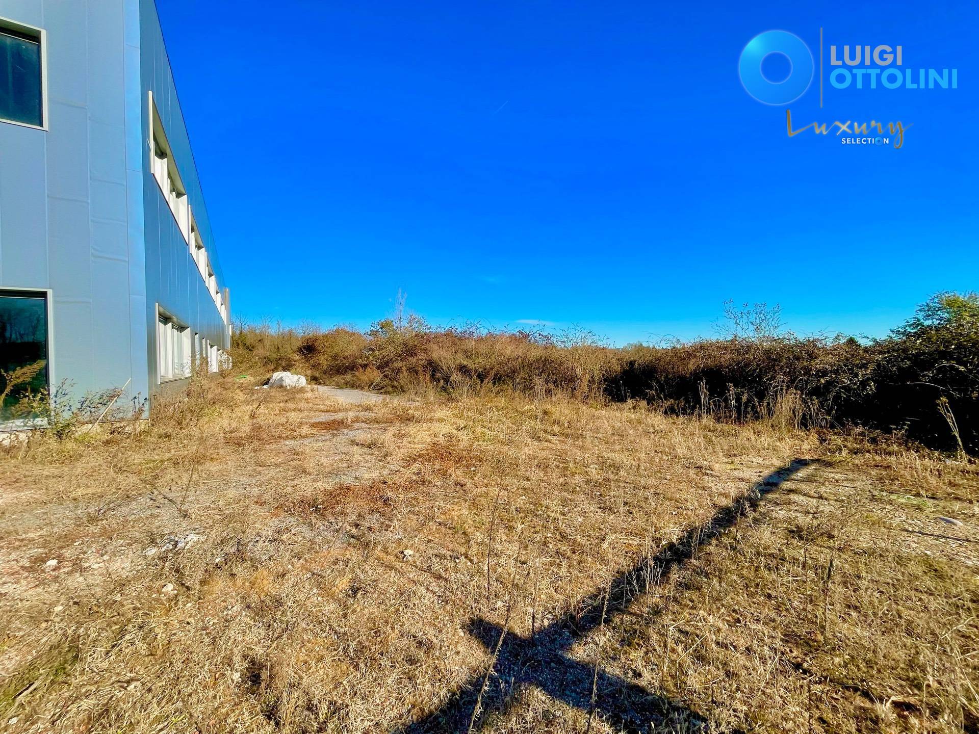 Capannone in vendita a Medolago