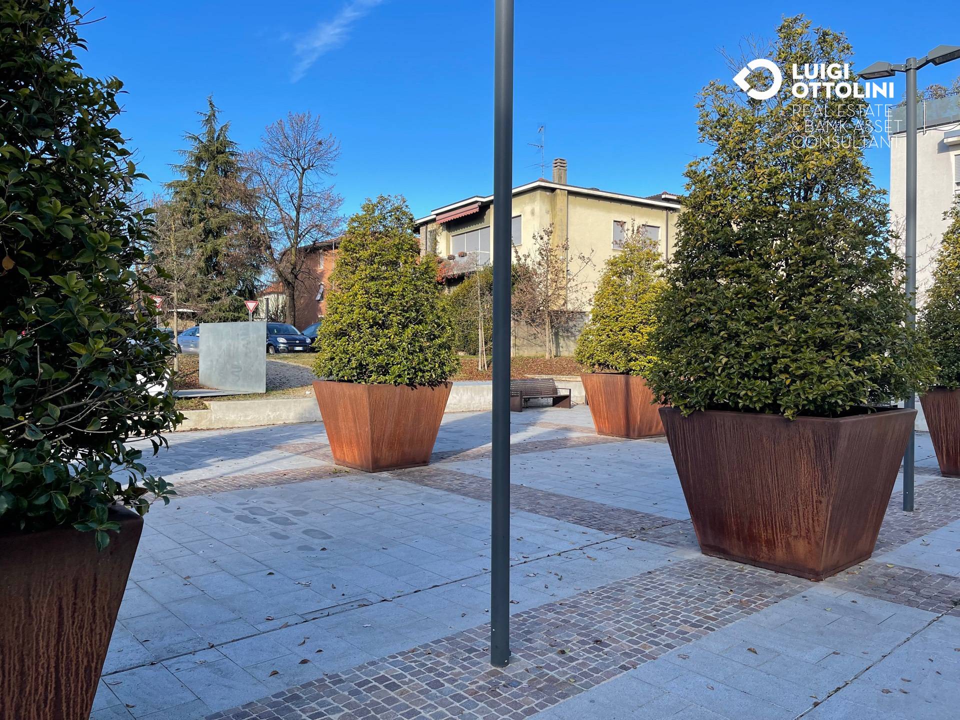 Locale commerciale in vendita a Bergamo, Longuelo