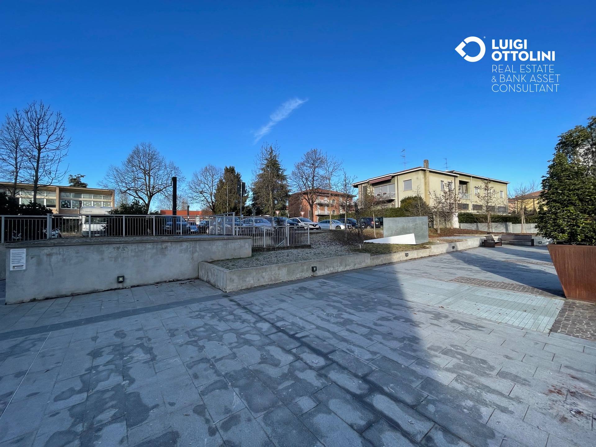 Locale commerciale in vendita a Bergamo, Longuelo