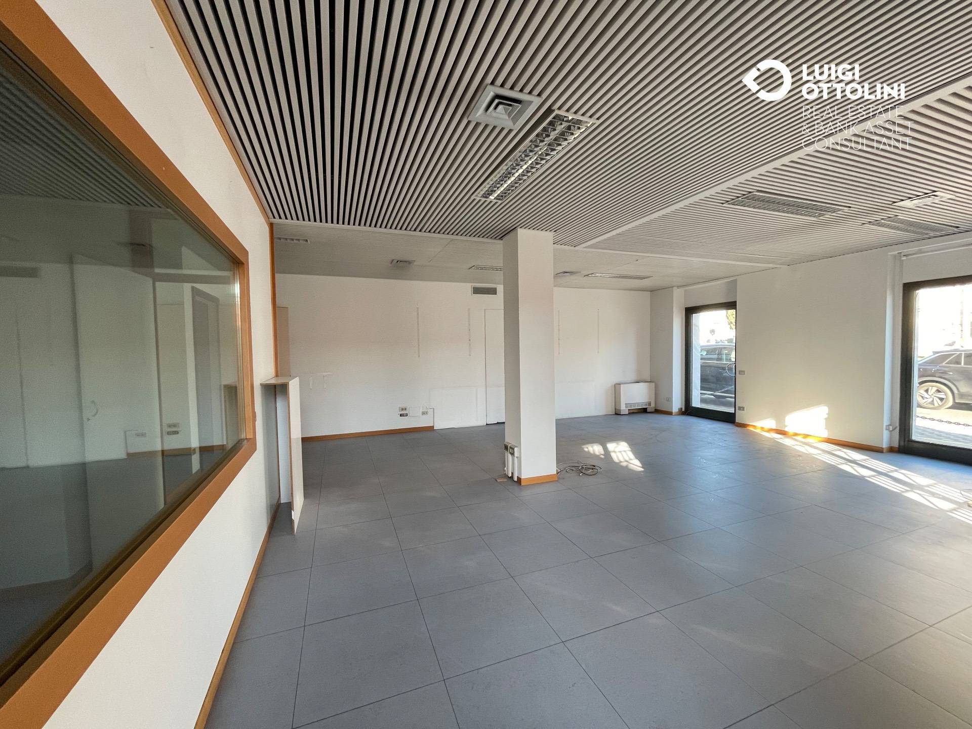 Negozio in vendita a Bergamo, S.Tommaso