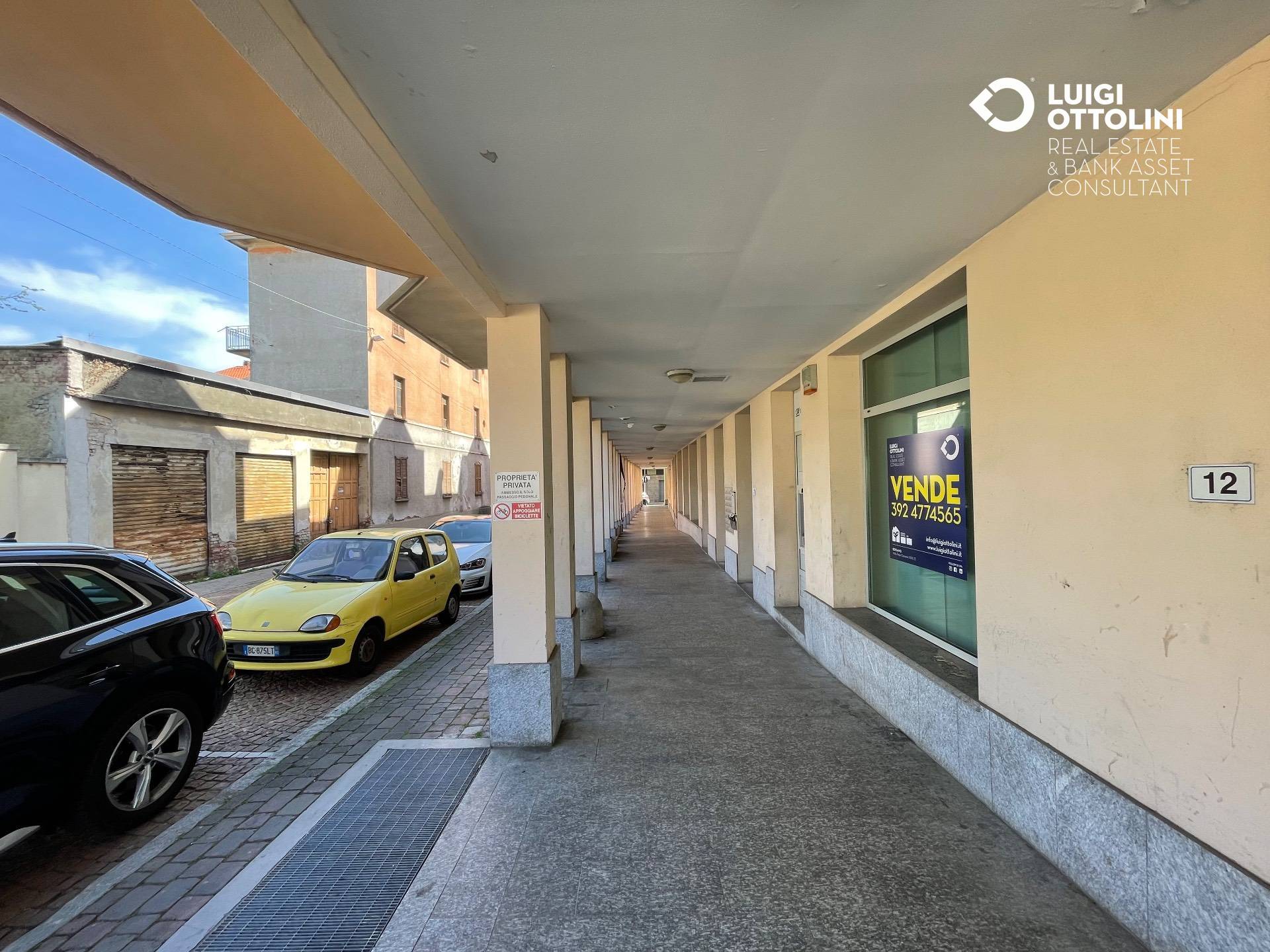 Locale commerciale in vendita a Lonate Pozzolo