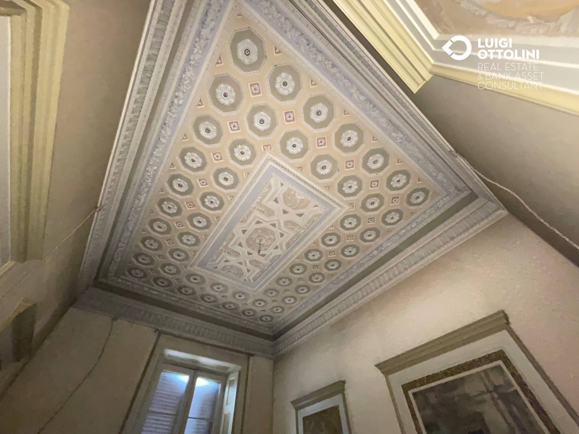 Palazzo intero in vendita a Bergamo, Centrale