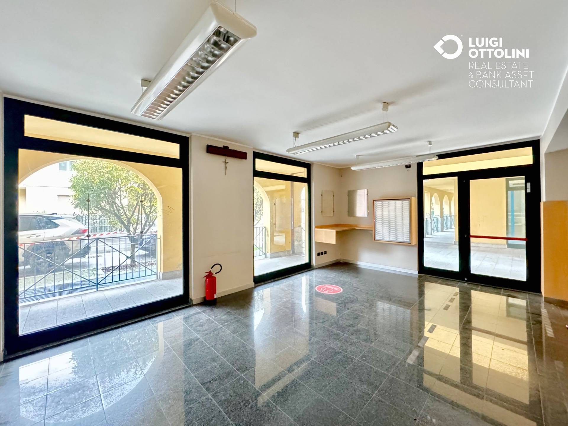 Locale commerciale in vendita a Pedrengo