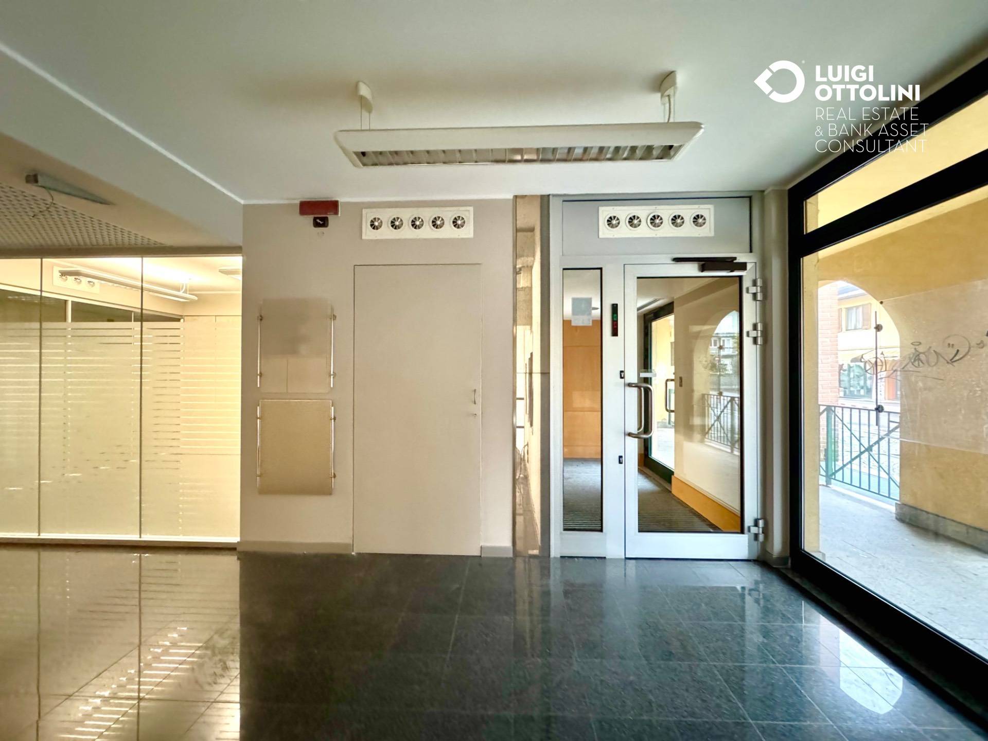 Locale commerciale in vendita a Pedrengo