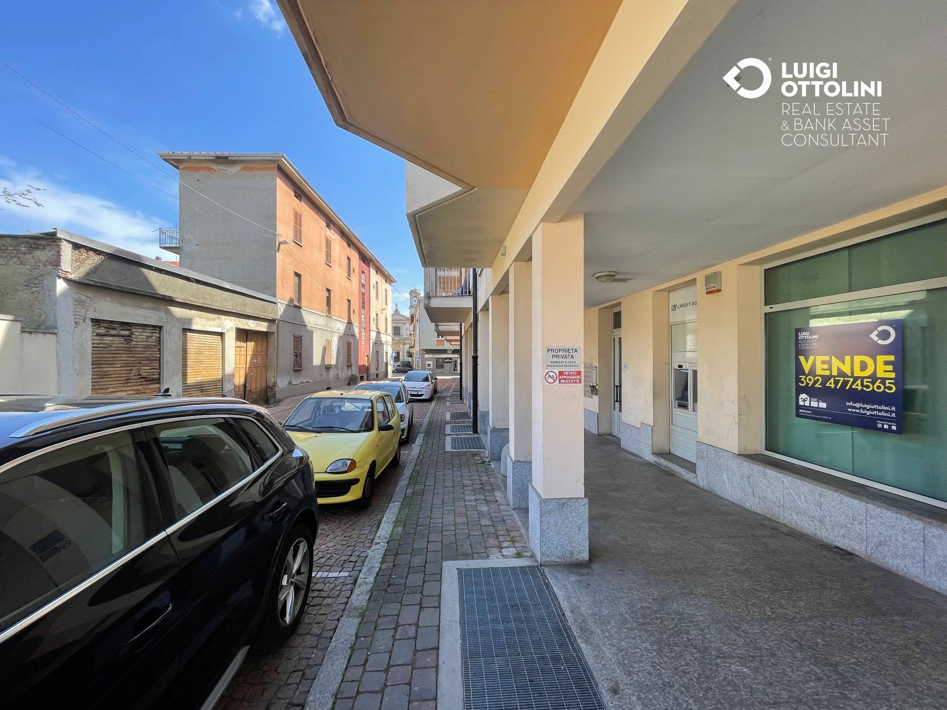 Locale commerciale in vendita a Lonate Pozzolo