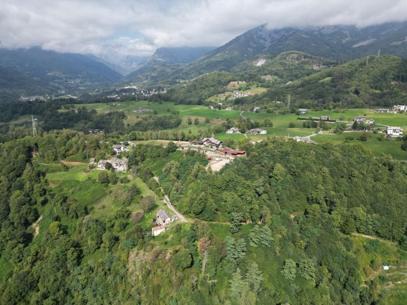 Locale commerciale ristrutturata a Brosso