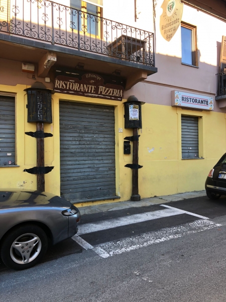 Locale commerciale in affitto a Reano