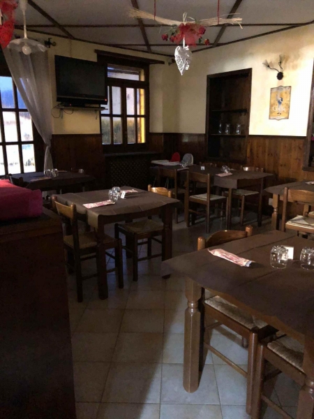 Locale commerciale in affitto a Reano