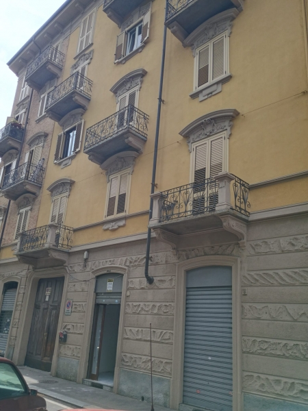 Negozio da ristrutturare a Torino