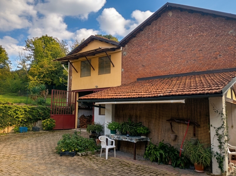 Villa con giardino a Baldissero Torinese