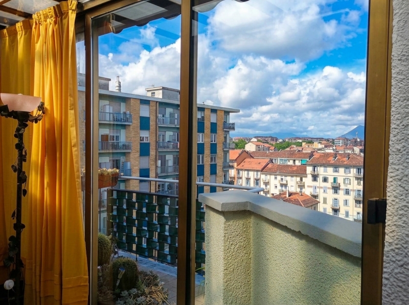 Quadrilocale con terrazzo a Torino