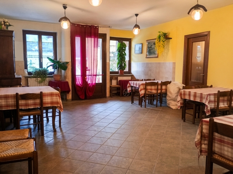 Attivit� commerciale con giardino a Gassino Torinese