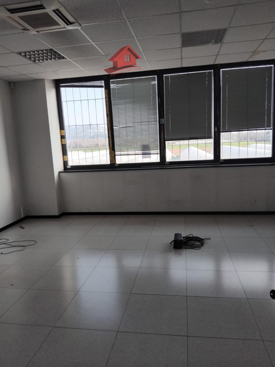 Capannone in vendita a Treviolo