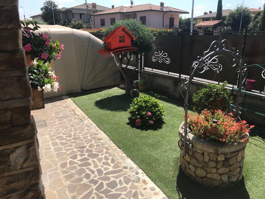 Villa Bifamiliare in vendita a Madone