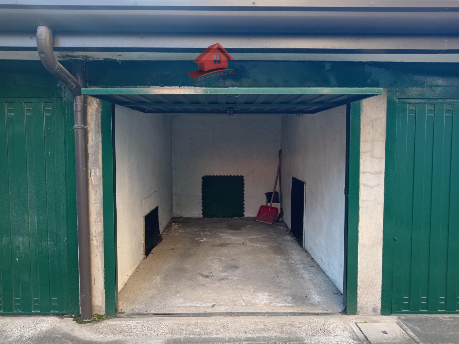 Box/Garage 11mq in vendita a Brembate